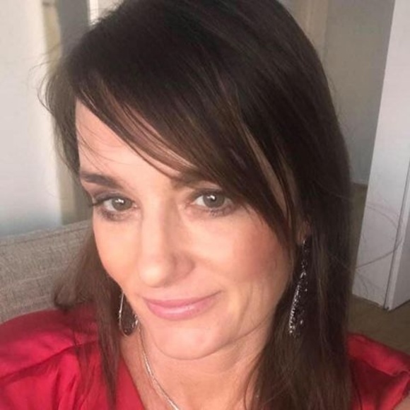 Meet your Posher, Debbie - Picture 1 of 1